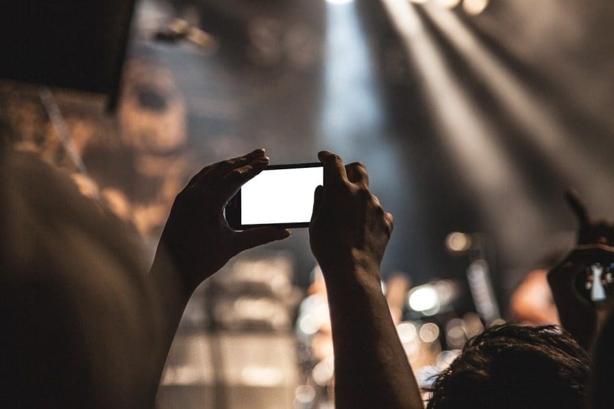 Bem-estar: brasileiros são dependentes dos smartphones