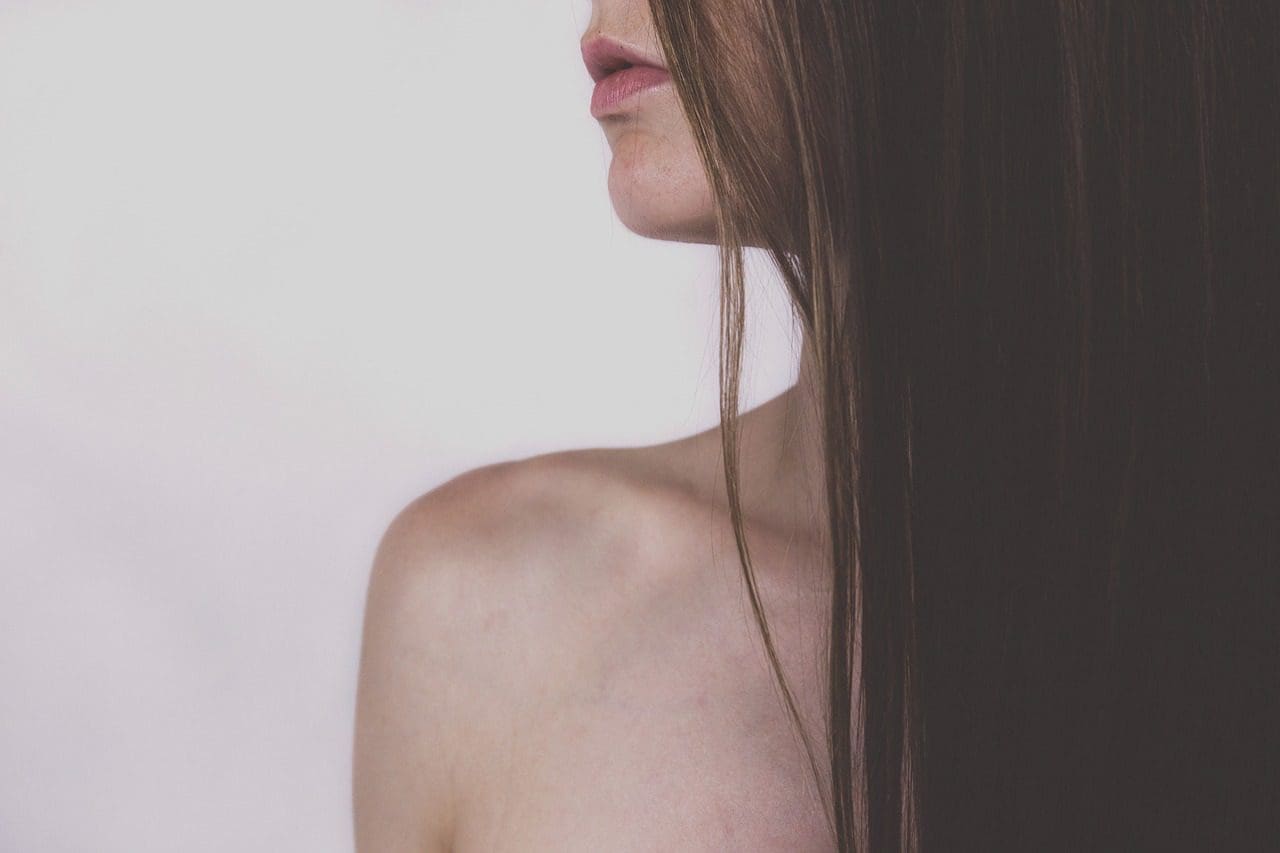 Dicas para manter os lábios hidratados. Receita para melhorar o aspecto de lábios secos - por dermatologista.