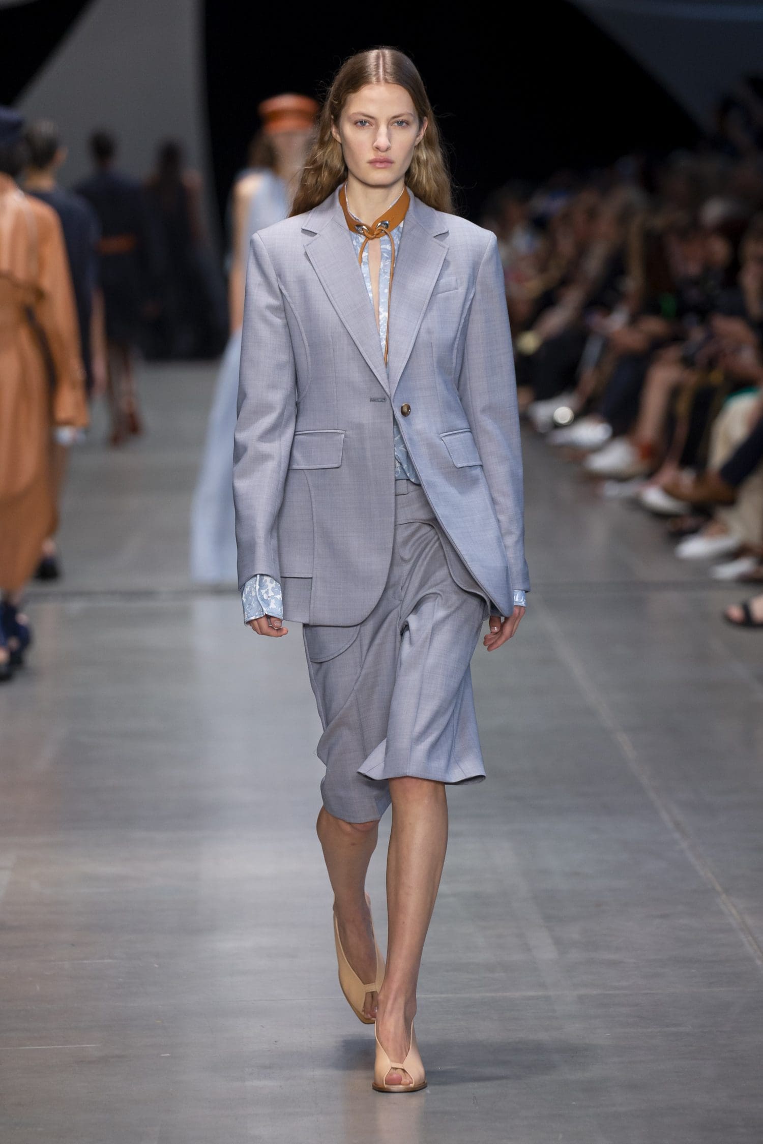 conjunto alfaiataria azul claro sportmax semana de moda milão Sportmax primavera/verão 2020. Foto: Divulgação.
